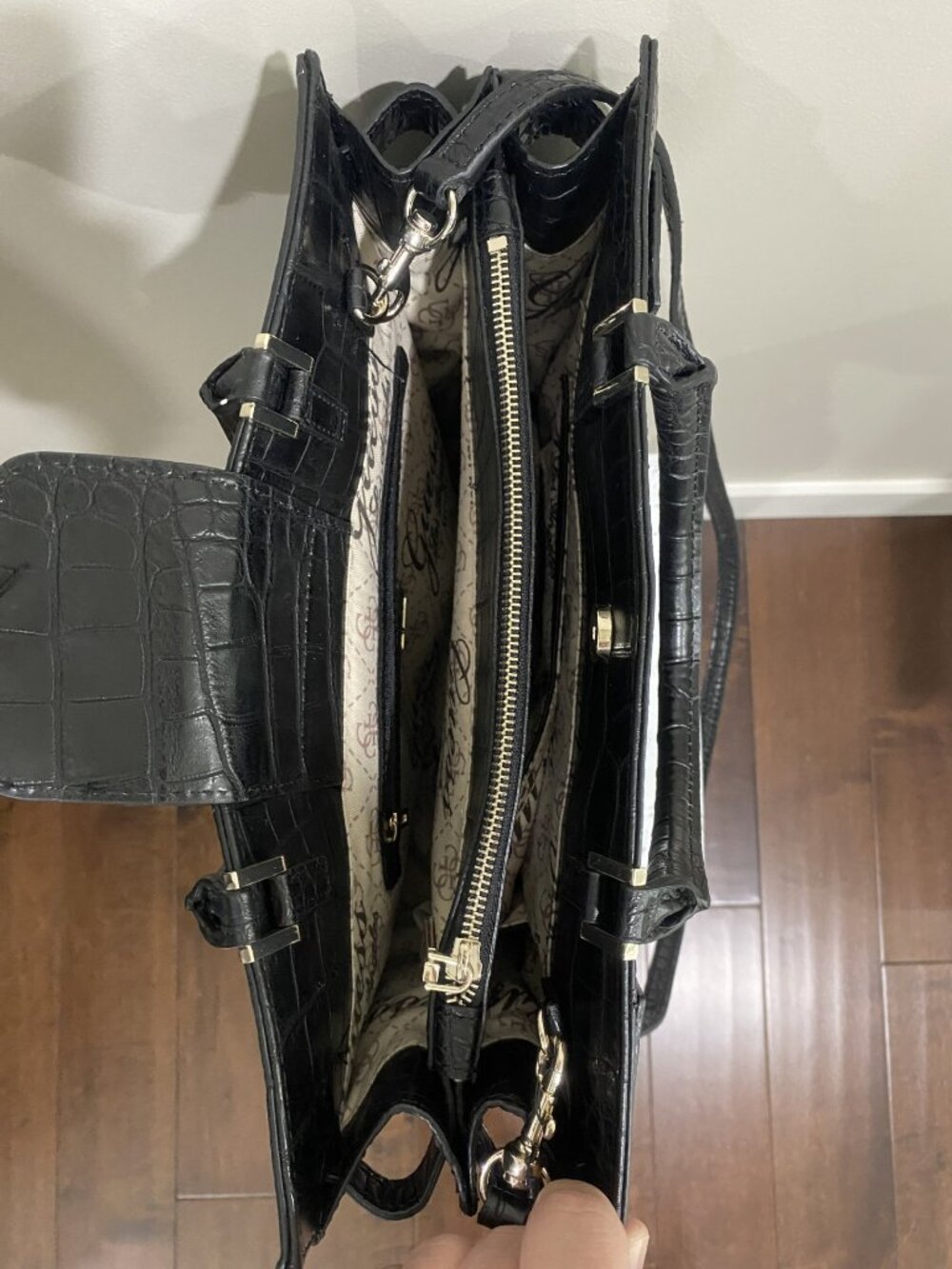 GUESS CATE SATCHEL - Picture 6 of 15